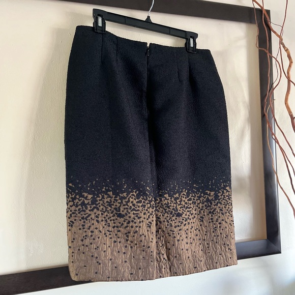 Ann Taylor black dark gold crinkle fabric bottom detail skirt - Picture 2 of 9